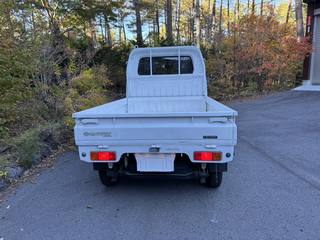 Suzuki Carry: Rear