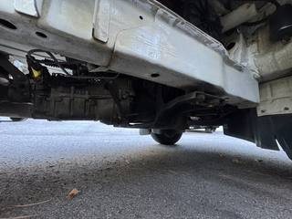 Suzuki Carry: Underside (3 of 5)